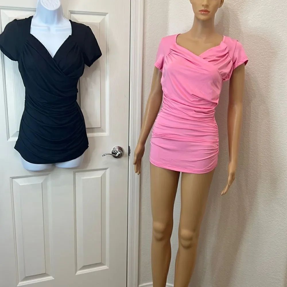 Verlina Tops Size Medium Sweat Heart Neck Short Sleeve Pink Black 💯% Polyester